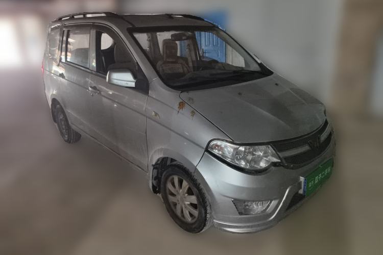 Used Wuling Hongguang 2014 1.5L S Standard Version Front Right 45 Deg