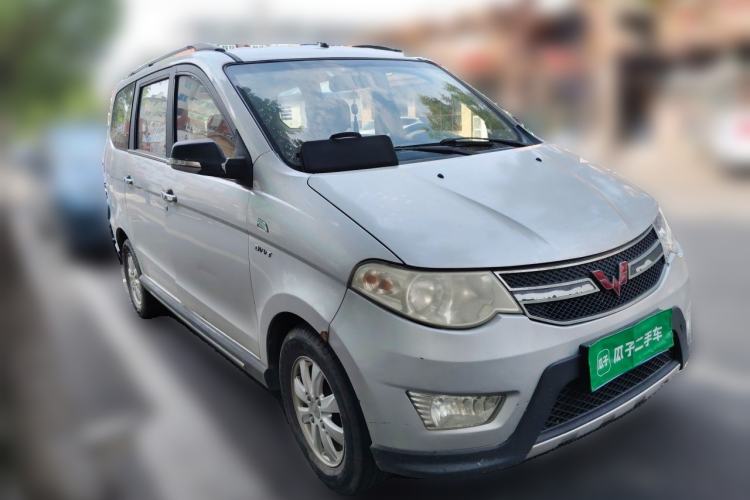 Used Wuling Hongguang 2014 1.5L S Luxury Model Front Right 45 Deg
