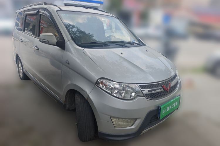 Used Wuling Hongguang 2014 1.5L S Luxury Model Front Right 45 Deg