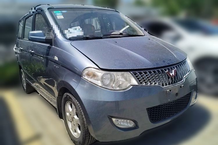 Used Wuling Hongguang 2014 1.5L Standard Version Front Right 45 Deg
