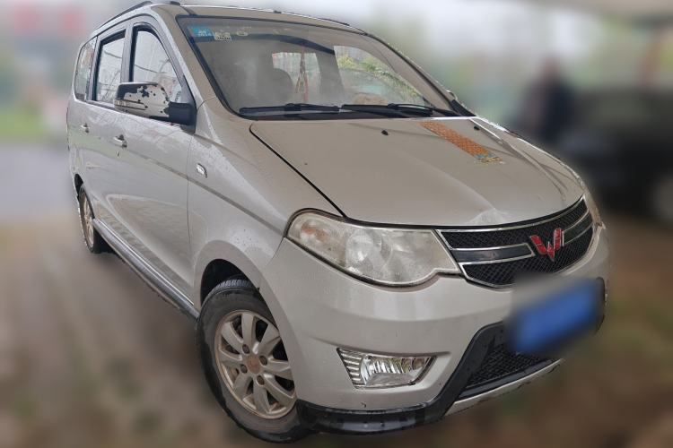 Used Wuling Hongguang 2014 1.2L S Comfort Model China IV Front Right 45 Deg