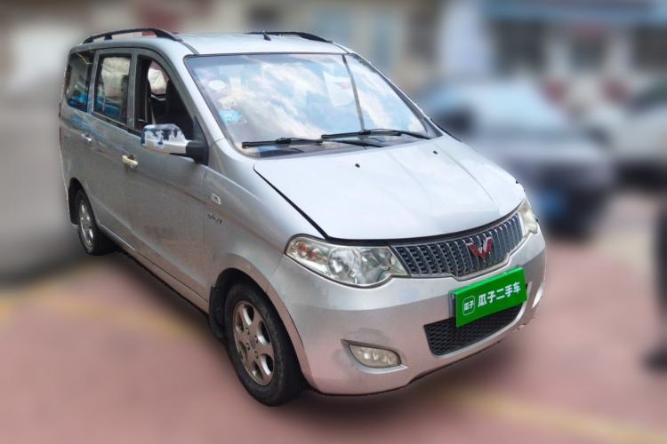 Used Wuling Hongguang 2014 1.5L Standard Version Front Right 45 Deg
