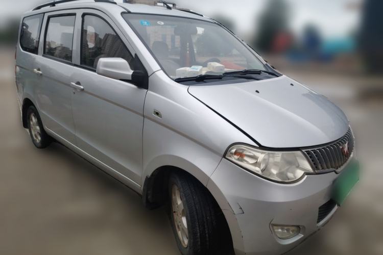 Used Wuling Hongguang 2014 1.5L Standard Version Front Right 45 Deg