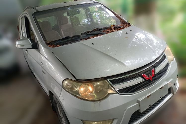Used Wuling Hongguang 2014 1.5L S Standard Version Front Right 45 Deg