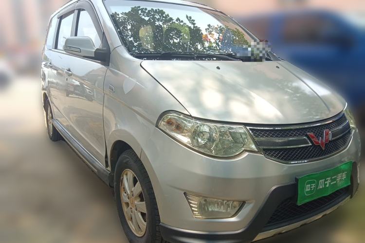 Used Wuling Hongguang 2014 1.5L S Comfort Model Front Right 45 Deg