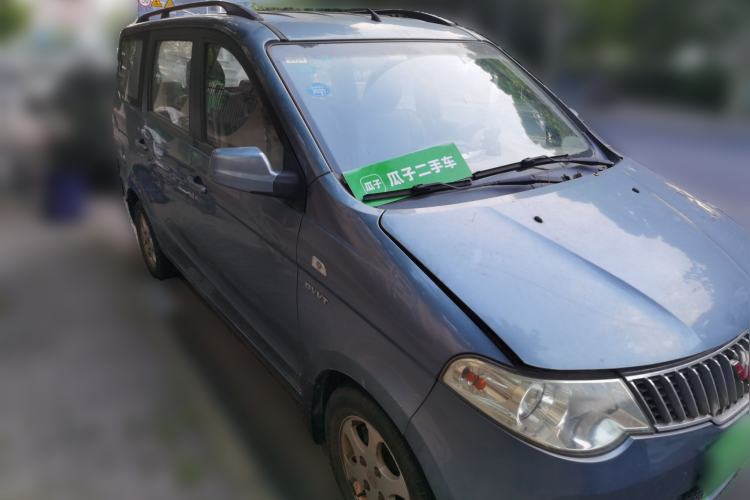 Used Wuling Hongguang 2014 1.5L Base Version Front Right 45 Deg
