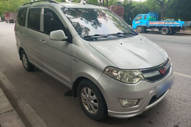 Used Wuling Hongguang 2014 1.5L S Standard Version Front Right 45 Deg