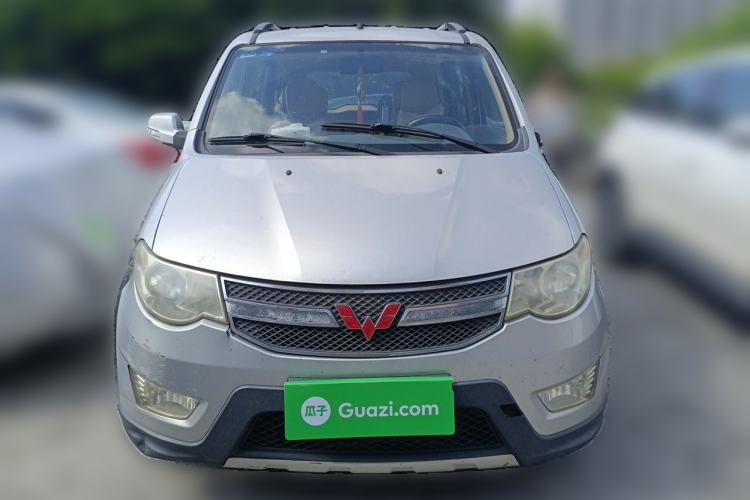 Used Wuling Hongguang 2014 1.5L S Luxury Model Front