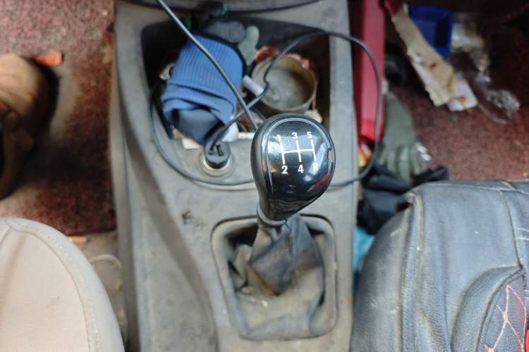 Used Wuling Hongguang 2014 1.2L Standard Model China IV Gear Lever