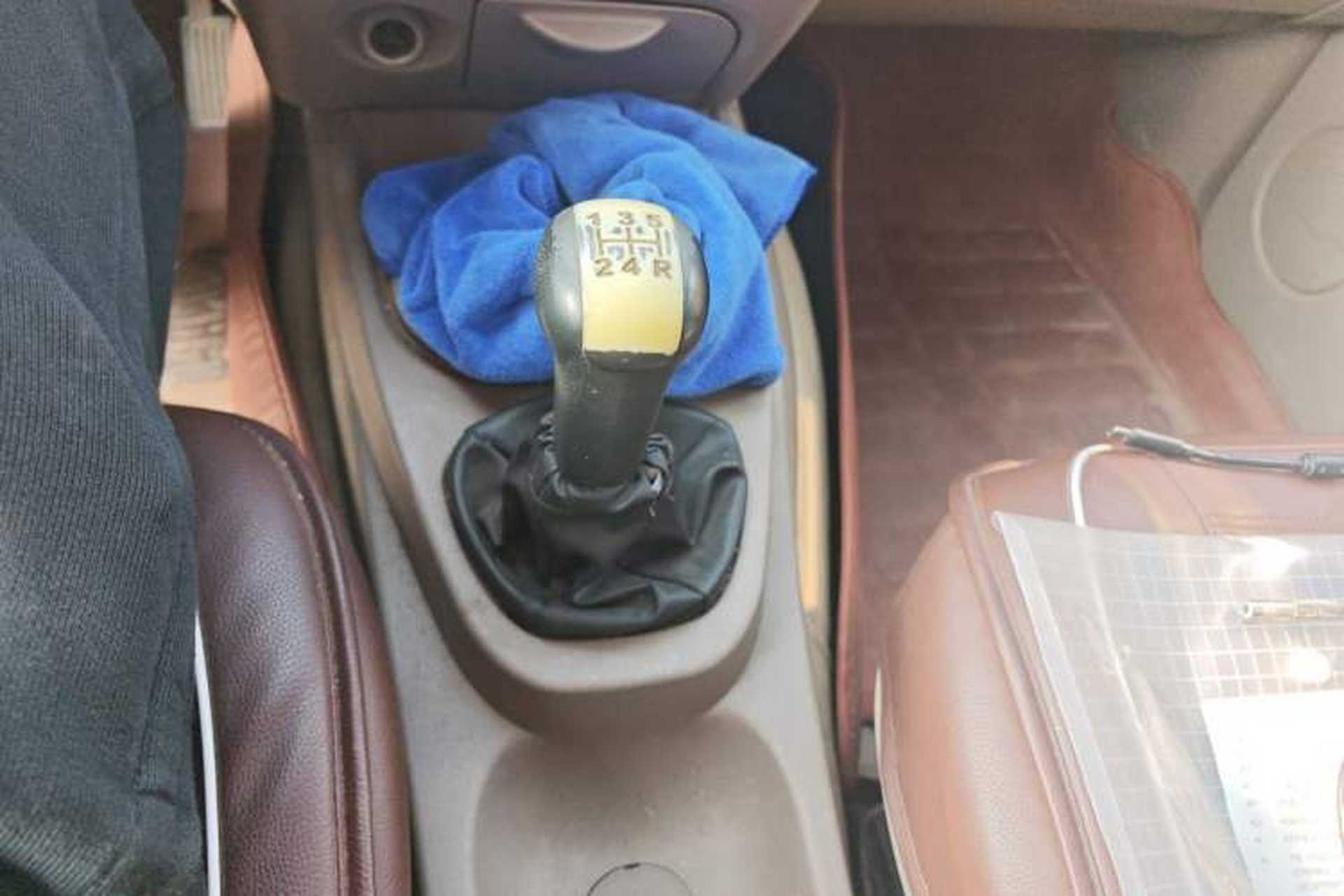 Used Wuling Hongguang 2014 1.5L Standard Version Gear Lever