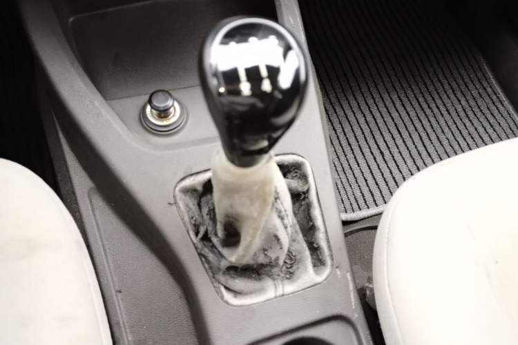Used Wuling Hongguang 2014 1.5L Base Version Gear Lever