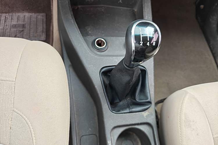 Used Wuling Hongguang 2014 1.5L S Standard Version Gear Lever