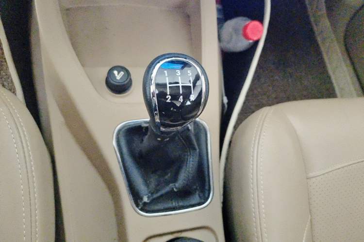 Used Wuling Hongguang 2014 1.2L S Comfort Model China IV Gear Lever