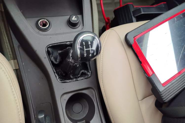 Used Wuling Hongguang 2014 1.5L S Standard Version Gear Lever