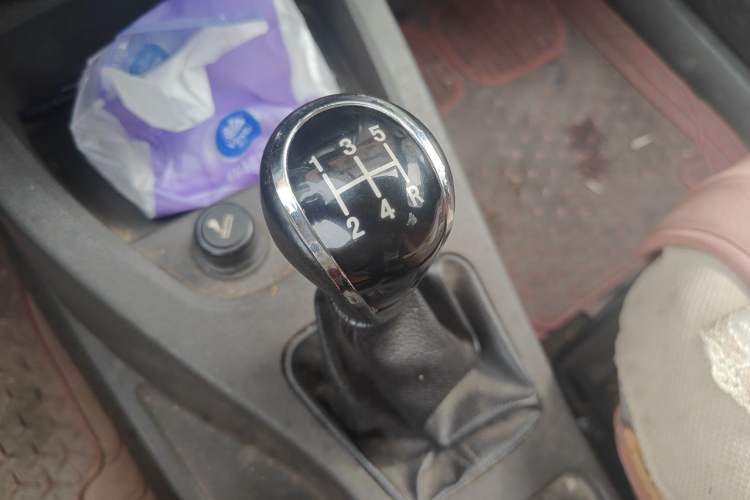 Used Wuling Hongguang 2014 1.5L Base Version Gear Lever