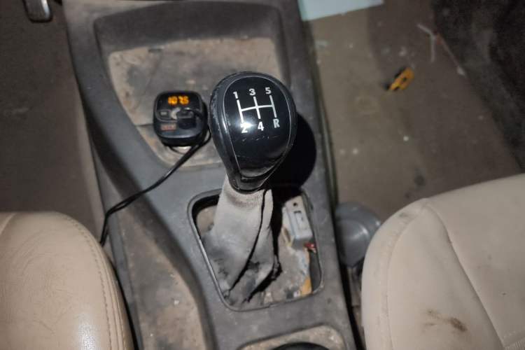 Used Wuling Hongguang 2014 1.2L Standard Model China IV Gear Lever