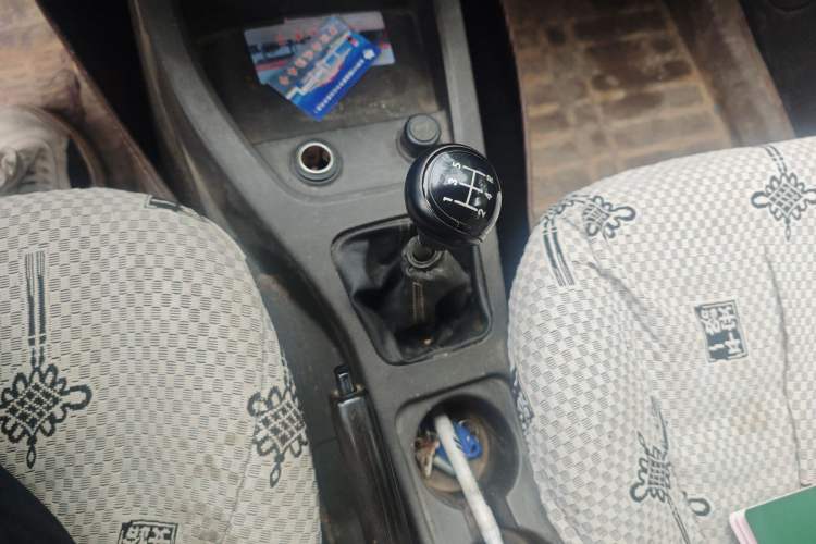 Used Wuling Hongguang 2014 1.5L Base Version Gear Lever