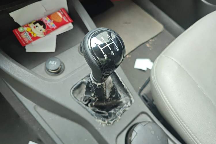 Used Wuling Hongguang 2014 1.5L Standard Version Gear Lever