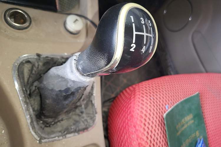 Used Wuling Hongguang 2014 1.2L S Comfort Model China IV Gear Lever