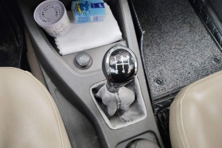 Used Wuling Hongguang 2014 1.5L S Standard Version Gear Lever