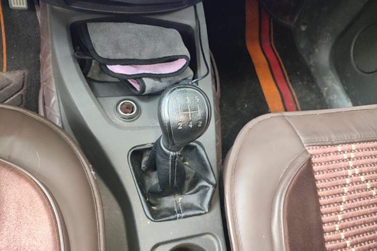Used Wuling Hongguang 2014 1.5L S Standard Version Gear Lever