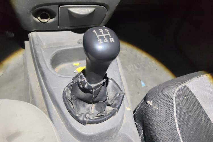 Used Wuling Hongguang 2014 1.2L Base Model China IV Gear Lever