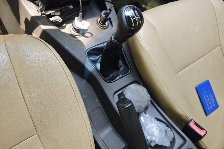 Used Wuling Hongguang 2014 1.2L Standard Model China IV Gear Lever