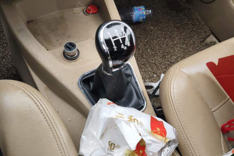 Used Wuling Hongguang 2014 1.2L S Standard Version China IV Standard Gear Lever