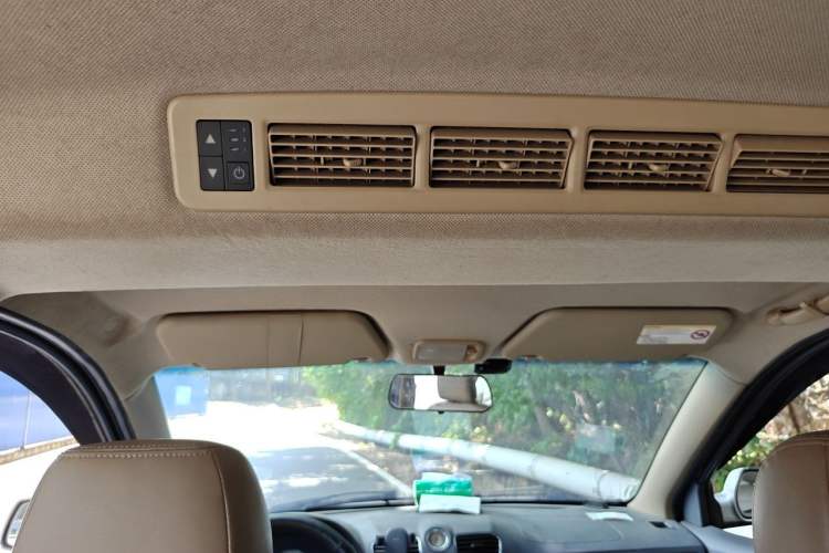 Used Wuling Hongguang 2014 1.5L S Comfort Model Headliner