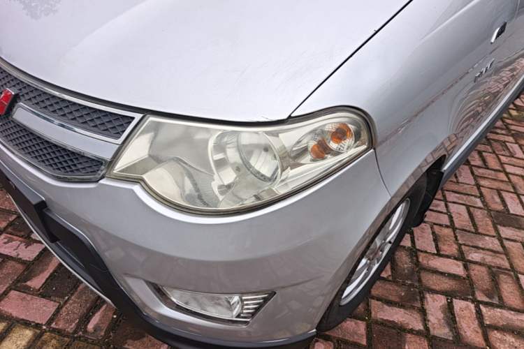 Used Wuling Hongguang 2014 1.5L S Luxury Model Left Front Headlight