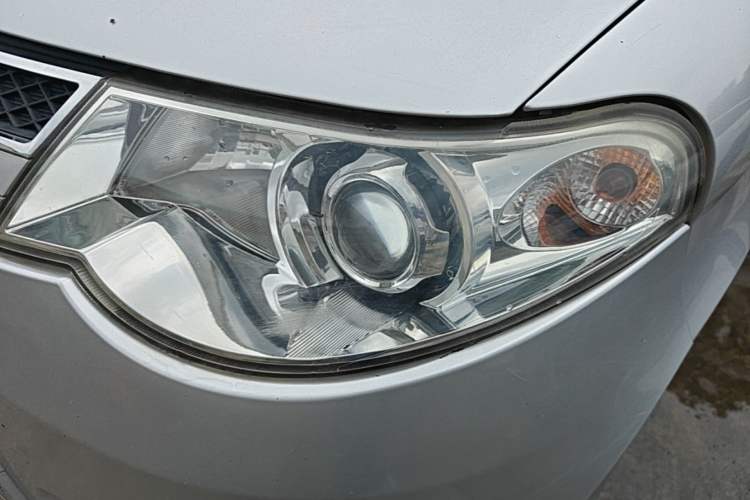 Used Wuling Hongguang 2014 1.5L S Standard Version Left Front Headlight