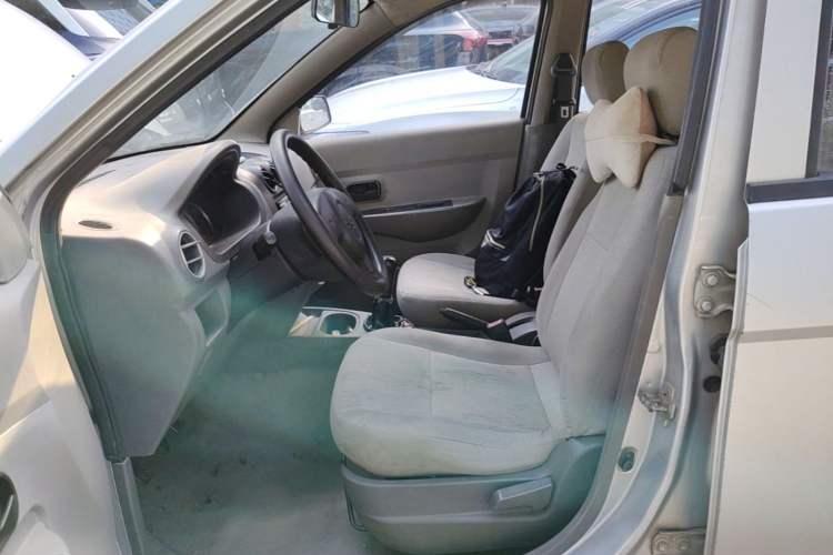 Used Wuling Hongguang 2014 1.2L Base Model China IV Left Front Seat