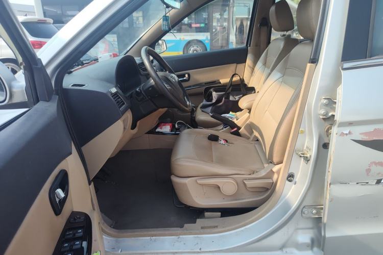 Used Wuling Hongguang 2014 1.5L S Luxury Model Left Front Seat