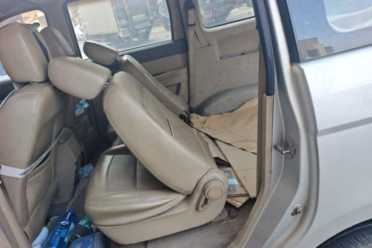 Used Wuling Hongguang 2014 1.5L S Luxury Model Left Rear Seat