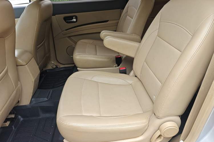 Used Wuling Hongguang 2014 1.5L S Luxury Model Left Rear Seat