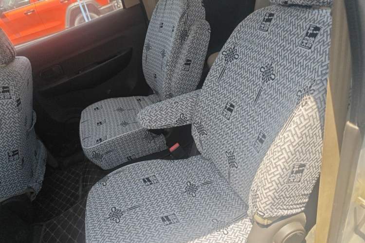 Used Wuling Hongguang 2014 1.5L Standard Version Left Rear Seat