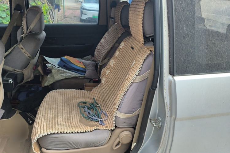 Used Wuling Hongguang 2014 1.5L S Standard Version Left Rear Seat