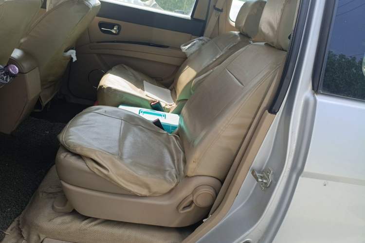 Used Wuling Hongguang 2014 1.5L S Luxury Model Left Rear Seat