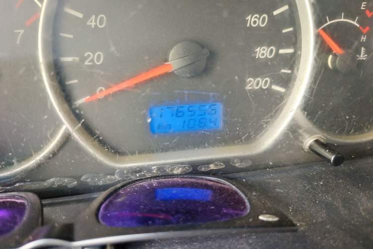 Used Wuling Hongguang 2014 1.5L S Standard Version Odometer Close Up