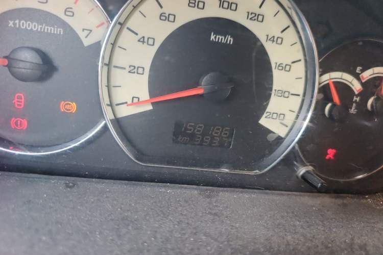 Used Wuling Hongguang 2014 1.5L S Luxury Model Odometer Close Up