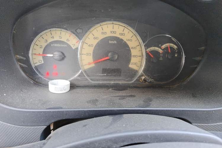 Used Wuling Hongguang 2014 1.5L S Luxury Model Odometer Close Up