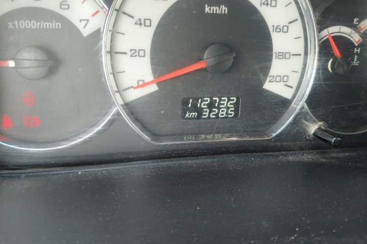 Used Wuling Hongguang 2014 1.5L S Luxury Model Odometer Close Up