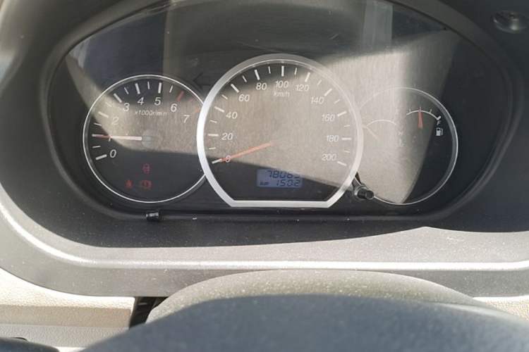 Used Wuling Hongguang 2014 1.5L Standard Version Odometer Close Up