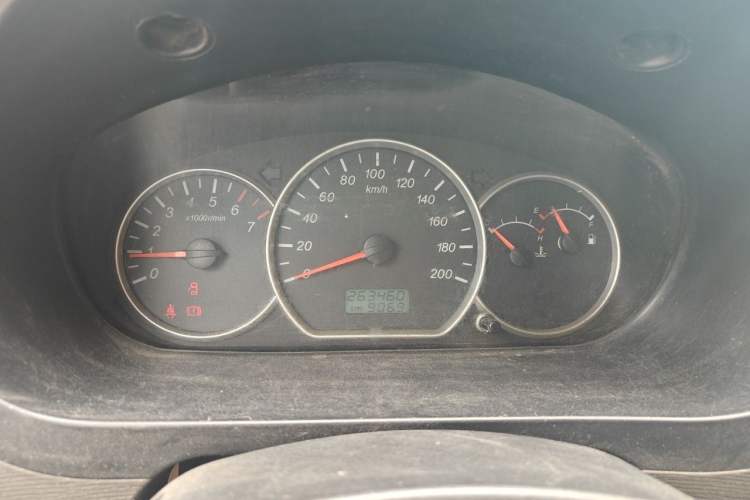 Used Wuling Hongguang 2014 1.5L S Standard Version Odometer Close Up
