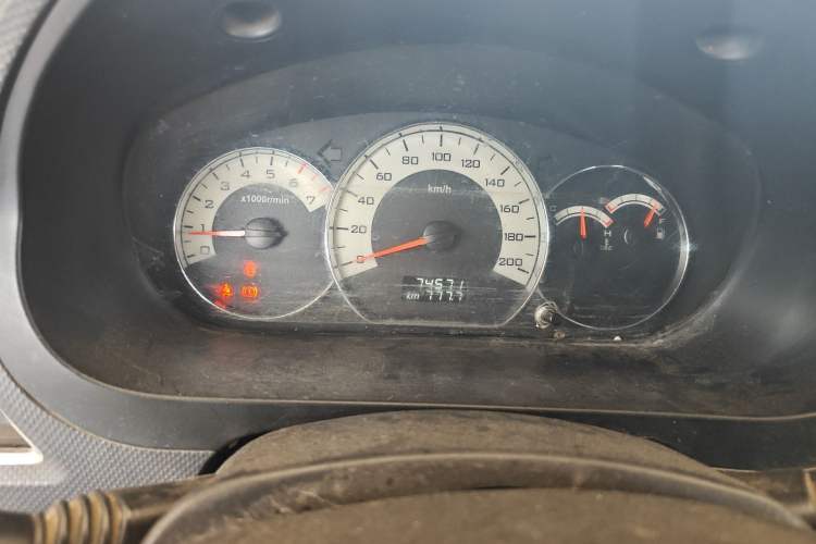 Used Wuling Hongguang 2014 1.2L S Comfort Model China IV Odometer Close Up