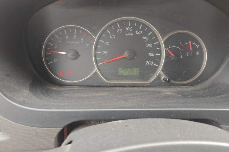 Used Wuling Hongguang 2014 1.5L Base Version Odometer Close Up