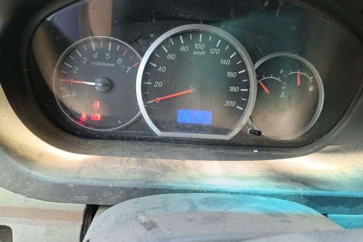 Used Wuling Hongguang 2014 1.2L Standard Model China IV Odometer Close Up