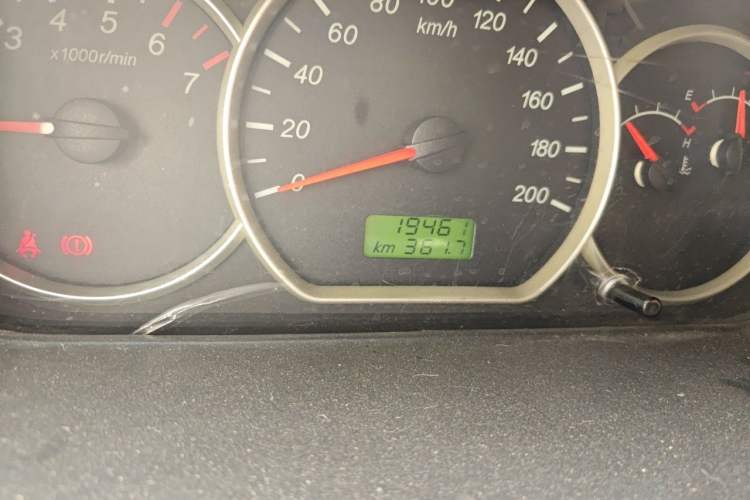 Used Wuling Hongguang 2014 1.5L Standard Version Odometer Close Up