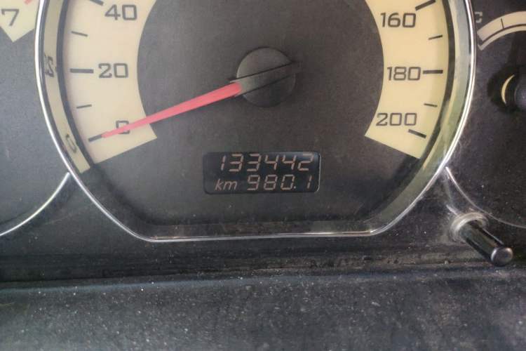 Used Wuling Hongguang 2014 1.5L S Comfort Model Odometer Close Up