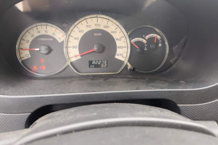 Used Wuling Hongguang 2014 1.2L S Standard Version China IV Standard Odometer Close Up